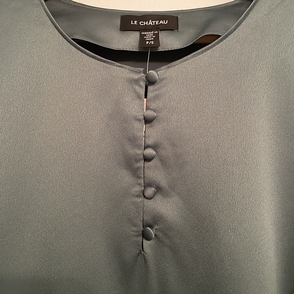 NWT Le Chateau Blouse With Button Details Pine Colour Sz S - Picture 4 of 7
